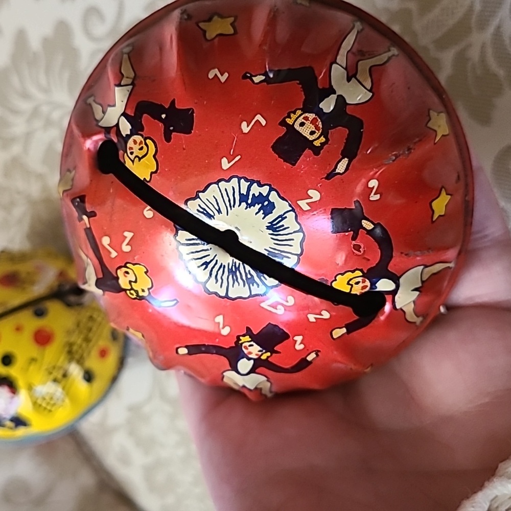 Art Deco Dome Noise Maker - Picture 5 of 8